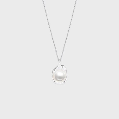 Lustrous Silver Pearl Pendant Necklace