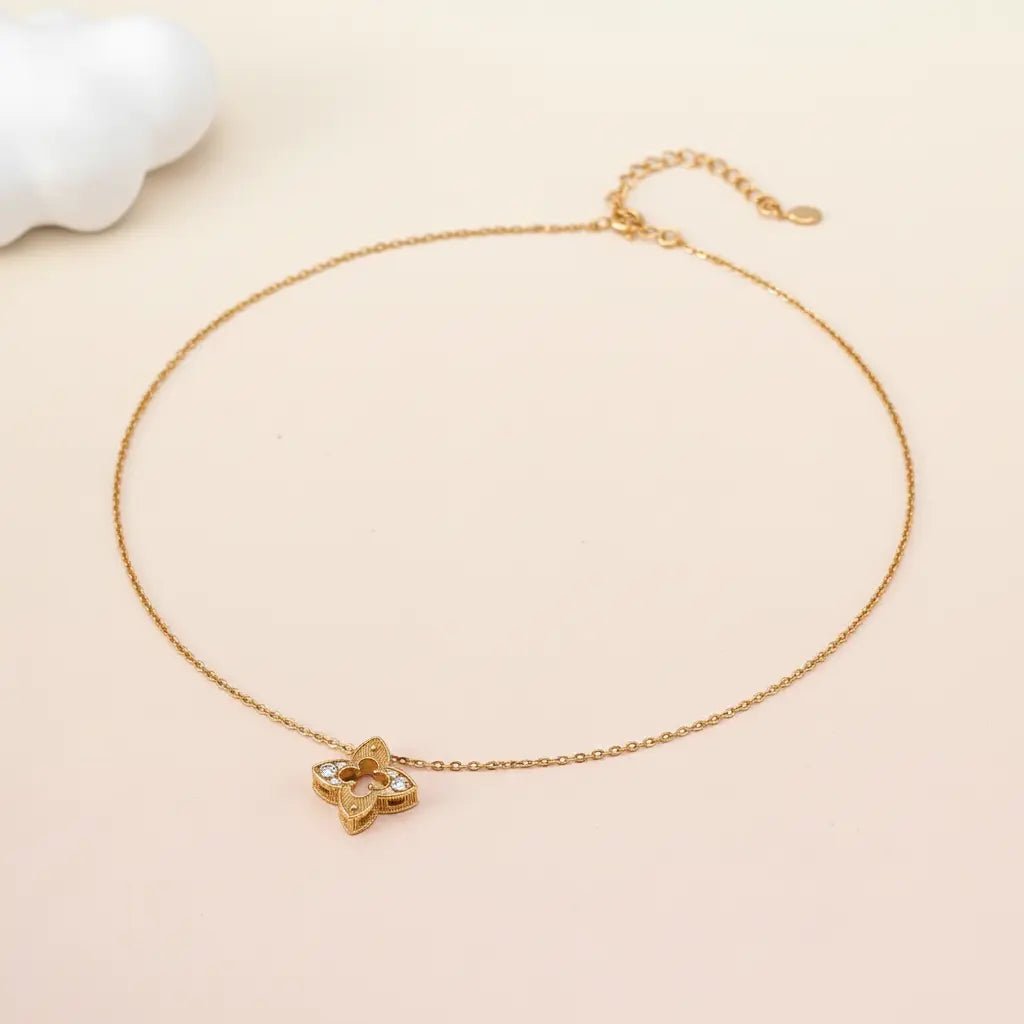 Four-leaf Clover Pendant Necklace - Image 3