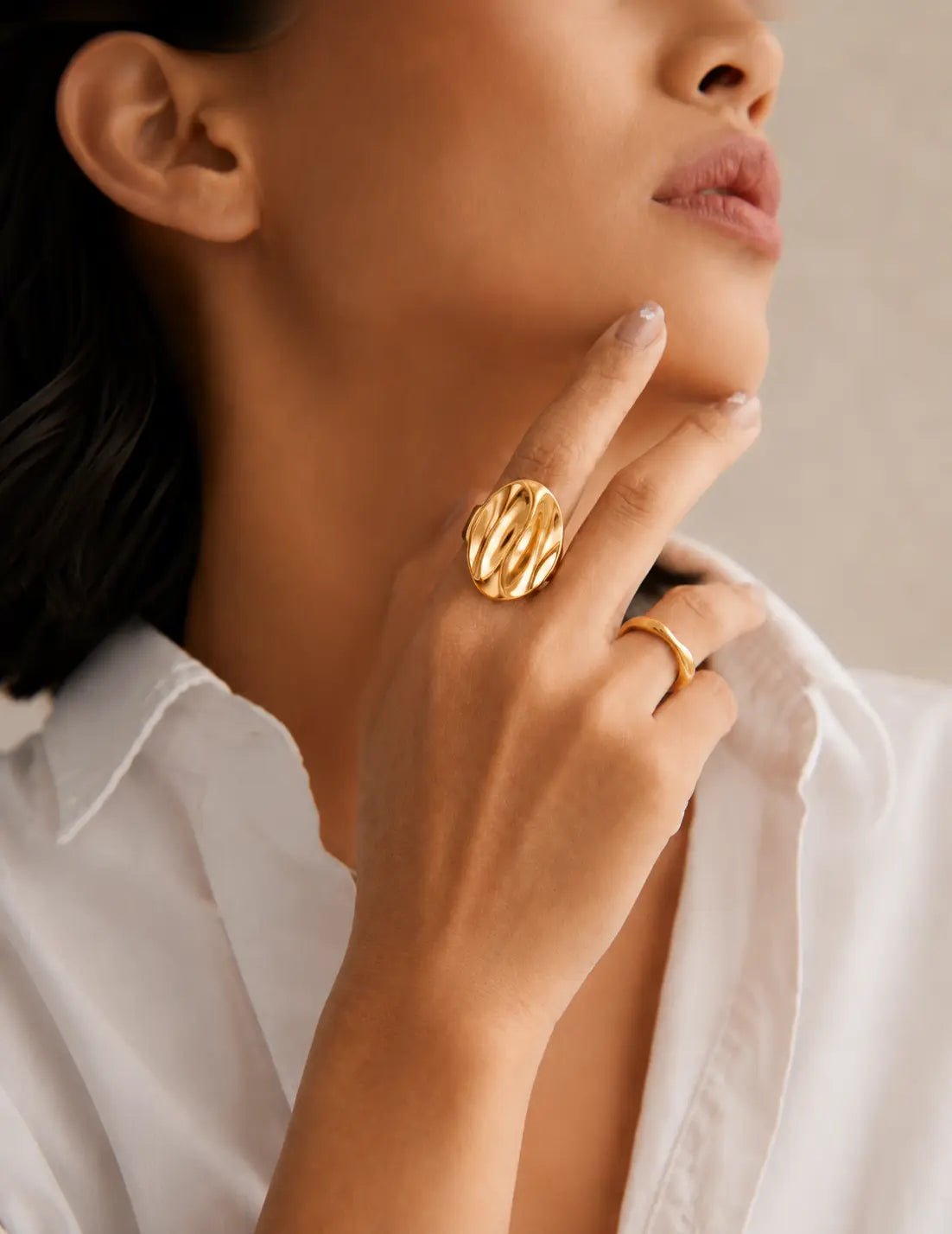 Harlesden Gold Ring - Image 2