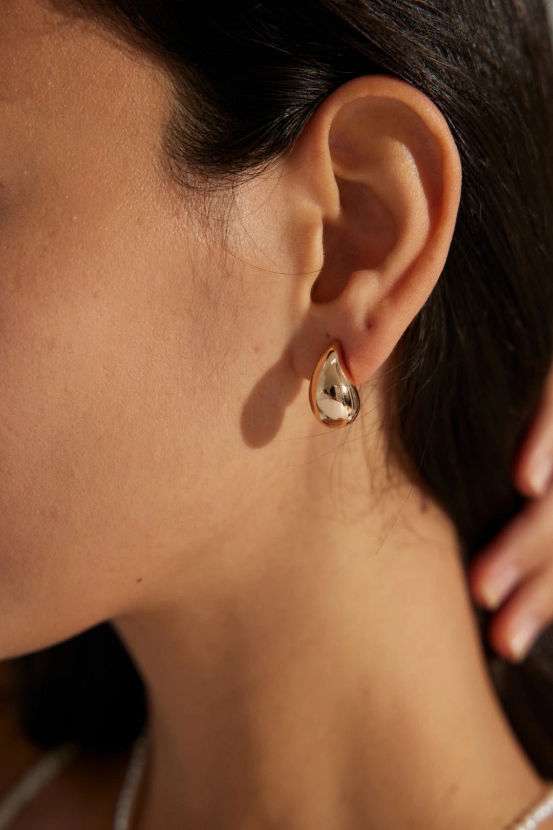 Kensal Classic Gold Earrings - Image 2