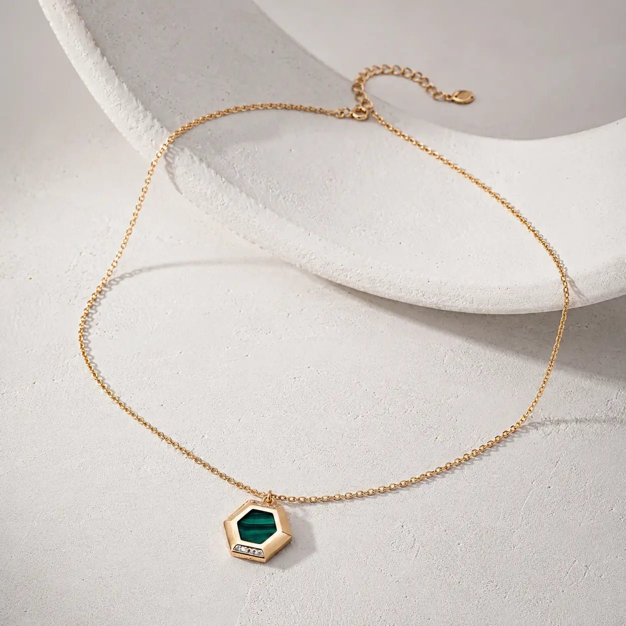 Banbury Malachite Pendant Necklace - Image 5